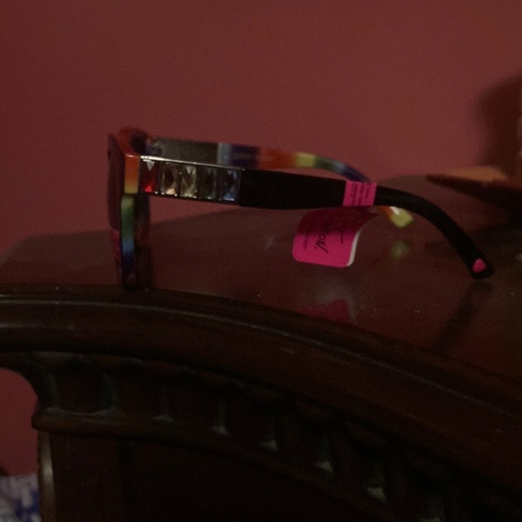 Betsey Johnson multicolored sunglasses - Picture 16 of 16